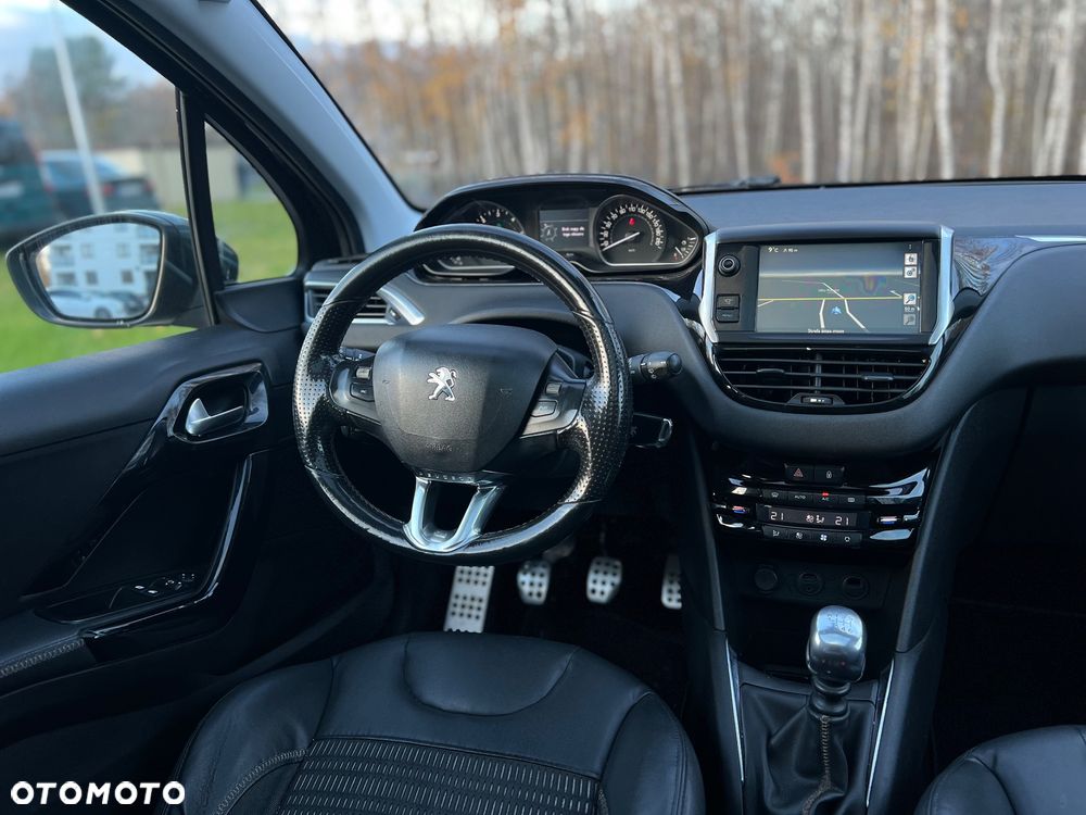 Peugeot 208 - 17