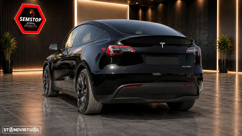 Tesla Model Y Performance Dual Motor AWD - 3