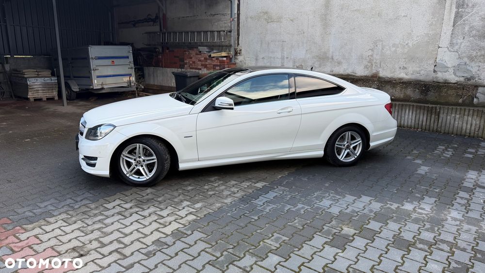 Mercedes-Benz Klasa C 250 CGI BlueEff Sport - 2
