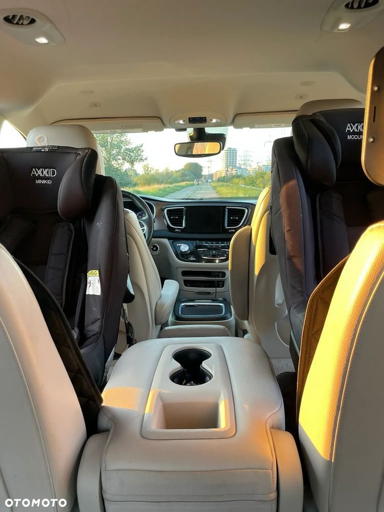 Chrysler Pacifica - 11