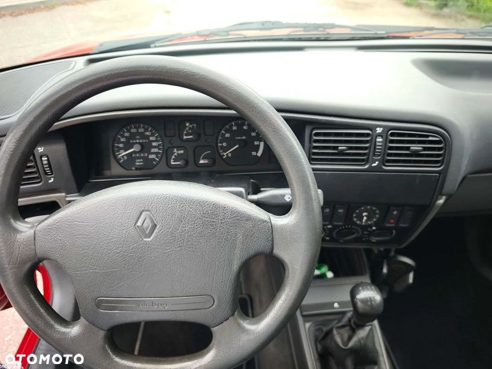 Renault 19 1.8 - 23