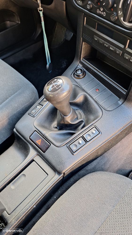 BMW 316 i Touring - 10