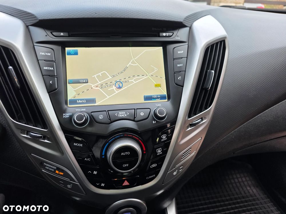 Hyundai Veloster - 30