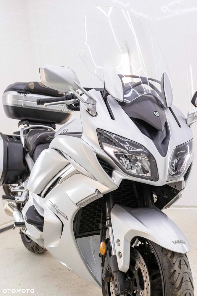 Yamaha FJR - 11