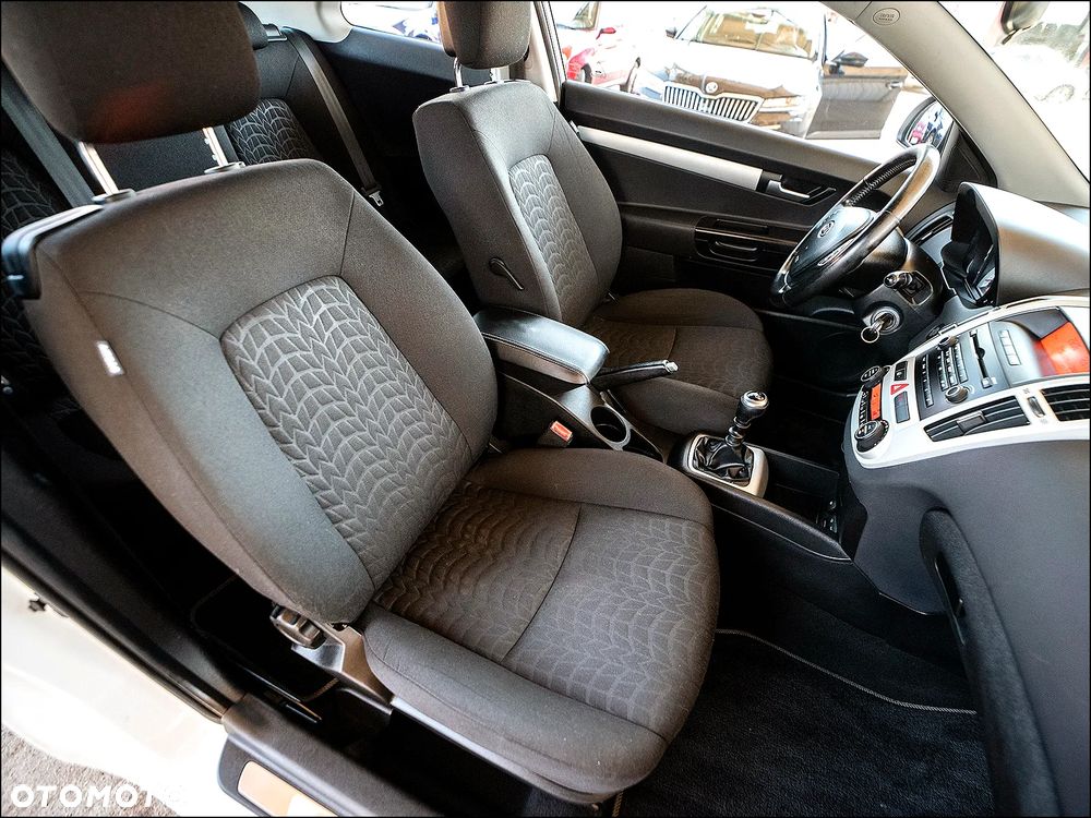 Kia ProCeed - 34