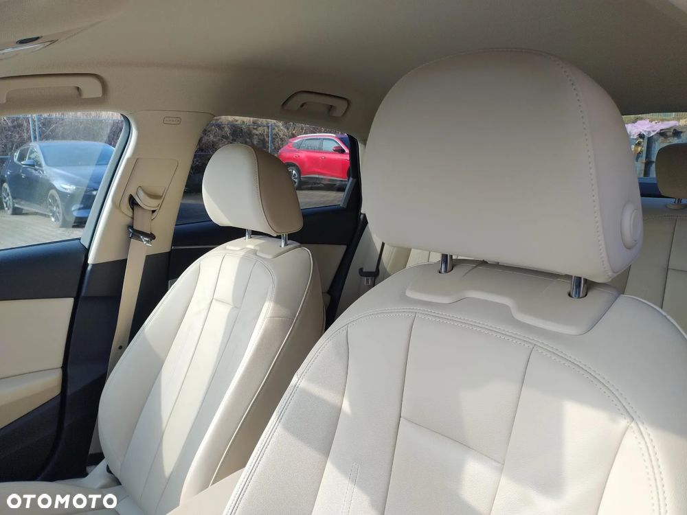 Audi A4 Limousine - 13