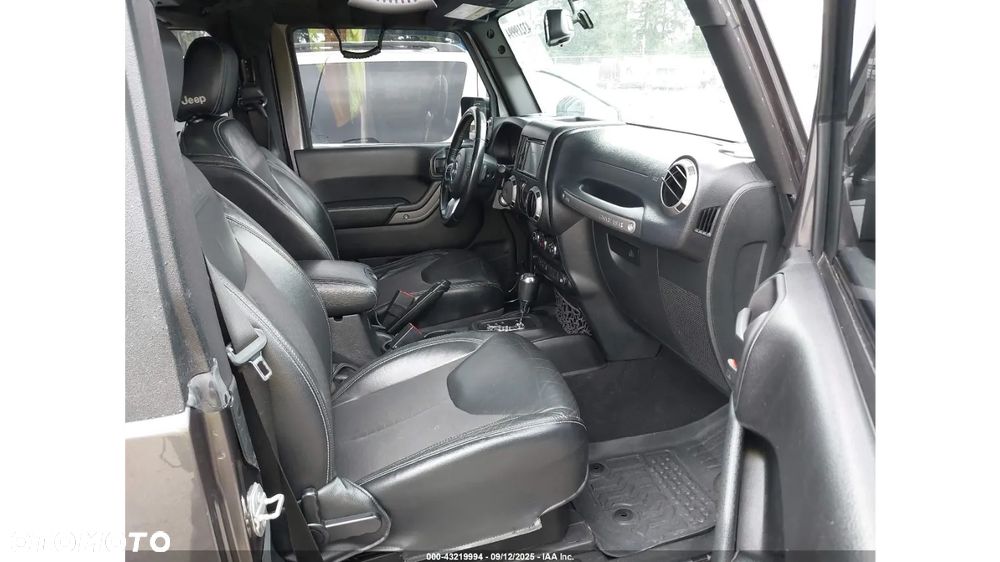Jeep Wrangler - 9