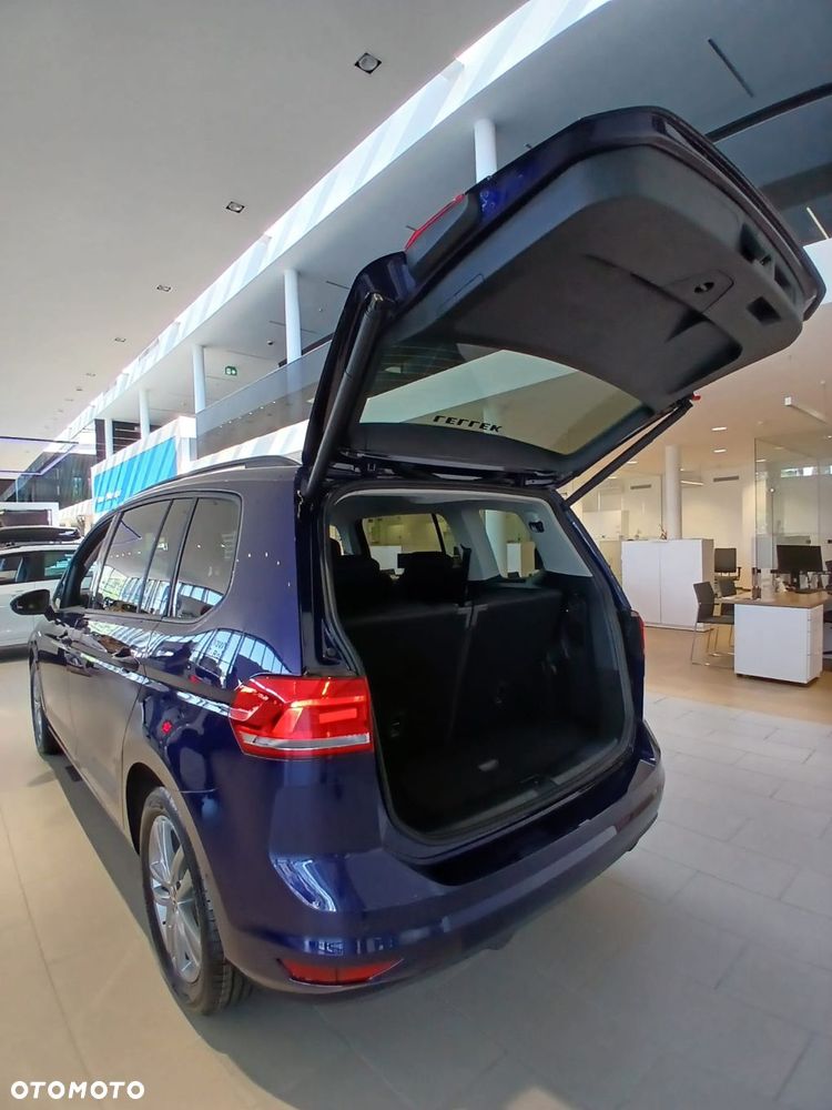 Volkswagen Touran - 8