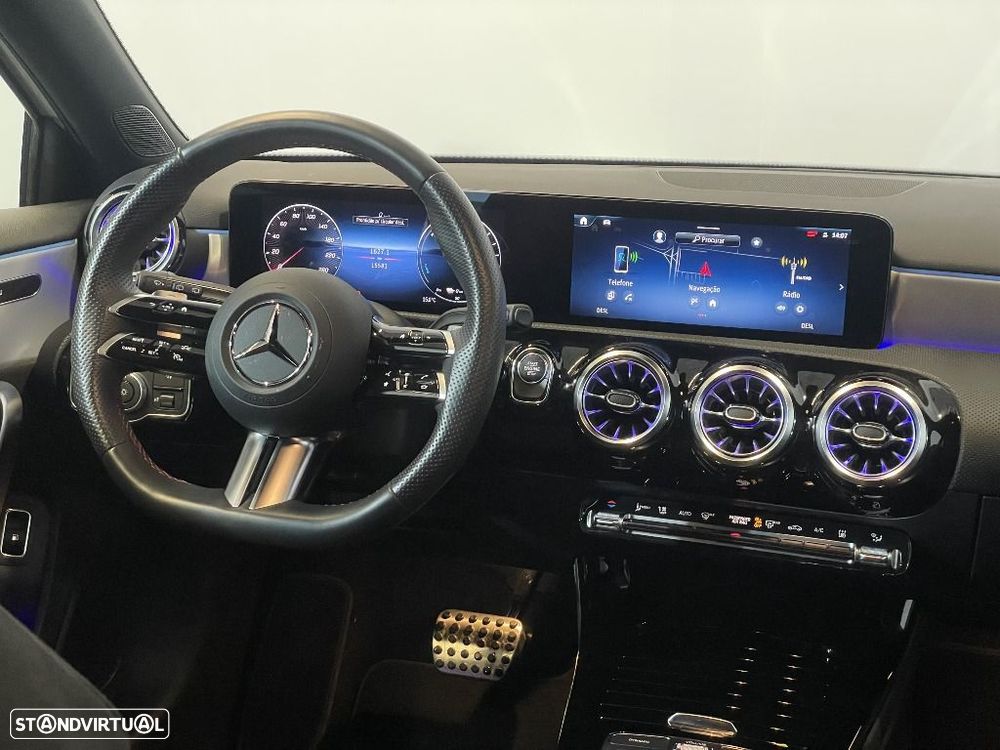 Mercedes-Benz A 250 e AMG Line - 11