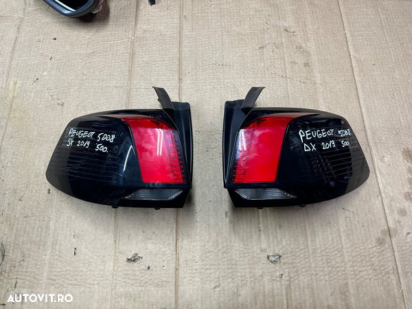 Stop complet stanga sau dreapta PEUGEOT 5008 an 2019 cod 9811028080 si 9811028180