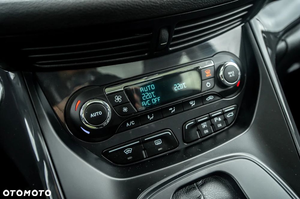 Ford Kuga 2.0 TDCi 4x4 Titanium - 32