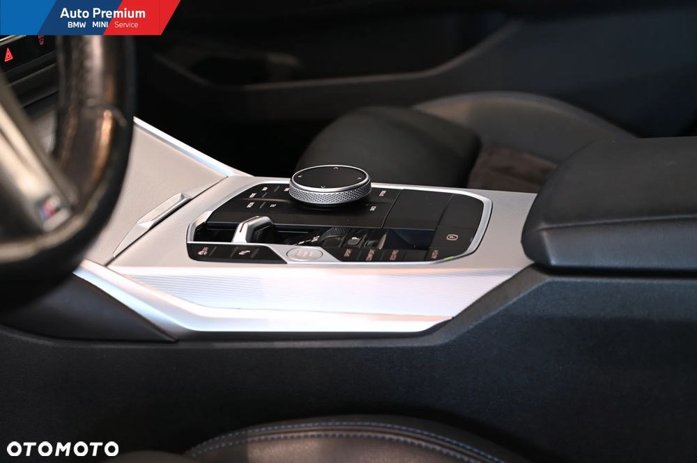BMW Seria 3 320d xDrive mHEV - 8