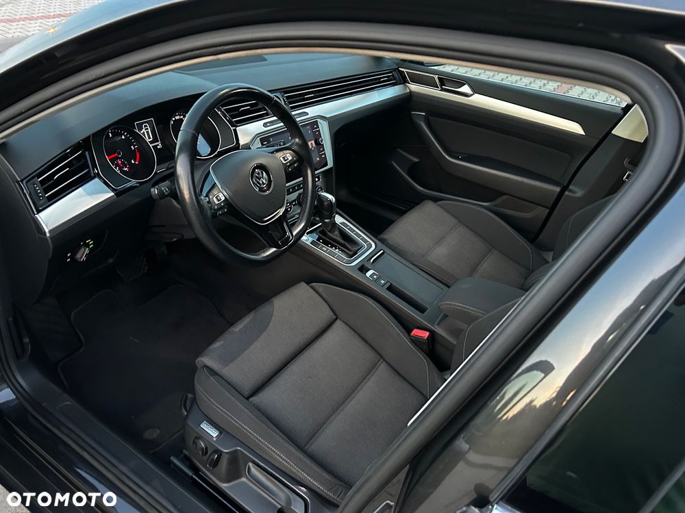 Volkswagen Passat Variant 1.6 TDI SCR DSG Business - 10