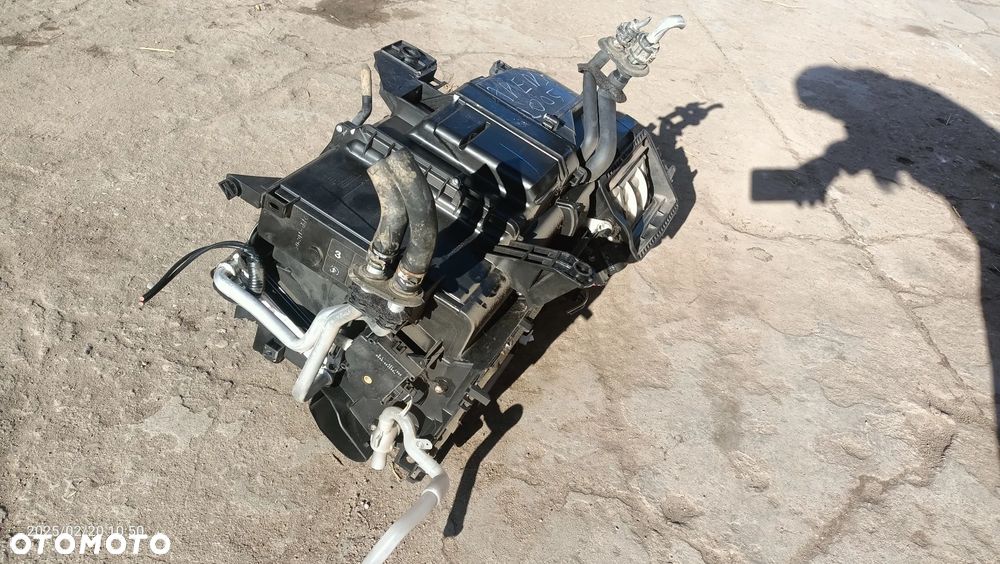 Kompletna obudowa nagrzewnicy toyota Avensis t25 II lift - 2