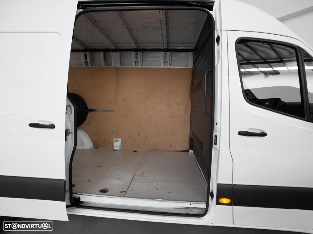 Mercedes-Benz E-SPRINTER - 7