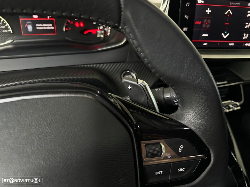 Peugeot 2008 1.2 PureTech Allure EAT8 - 17