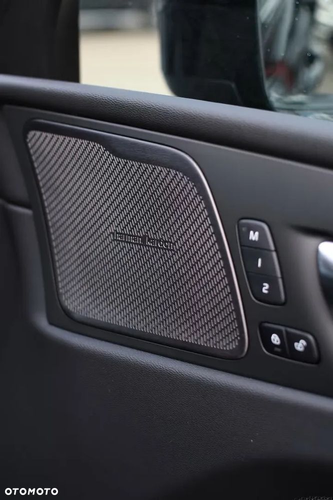 Volvo XC 60 B5 B AWD Plus Black Edition - 25