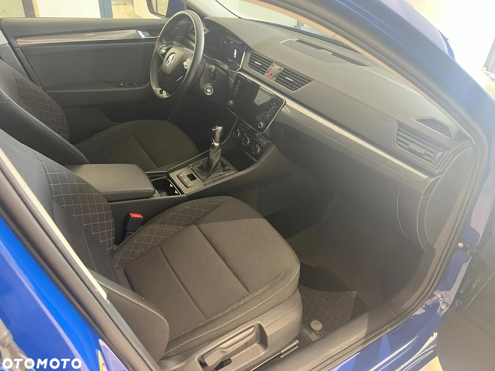 Skoda Superb 2.0 TDI SCR Active - 10