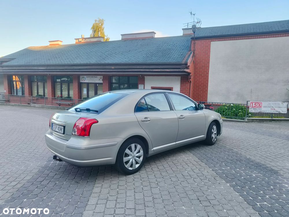 Toyota Avensis 1.8 VVT-i Luna - 10