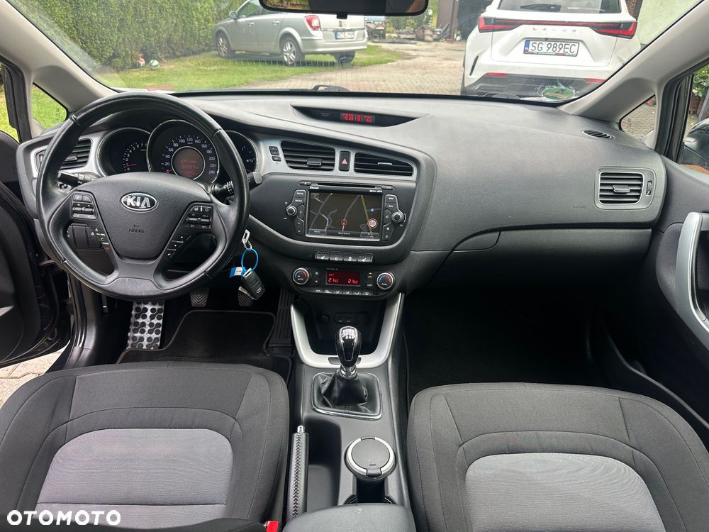 Kia Ceed 1.4 CVVT Dream-Team Edition - 15