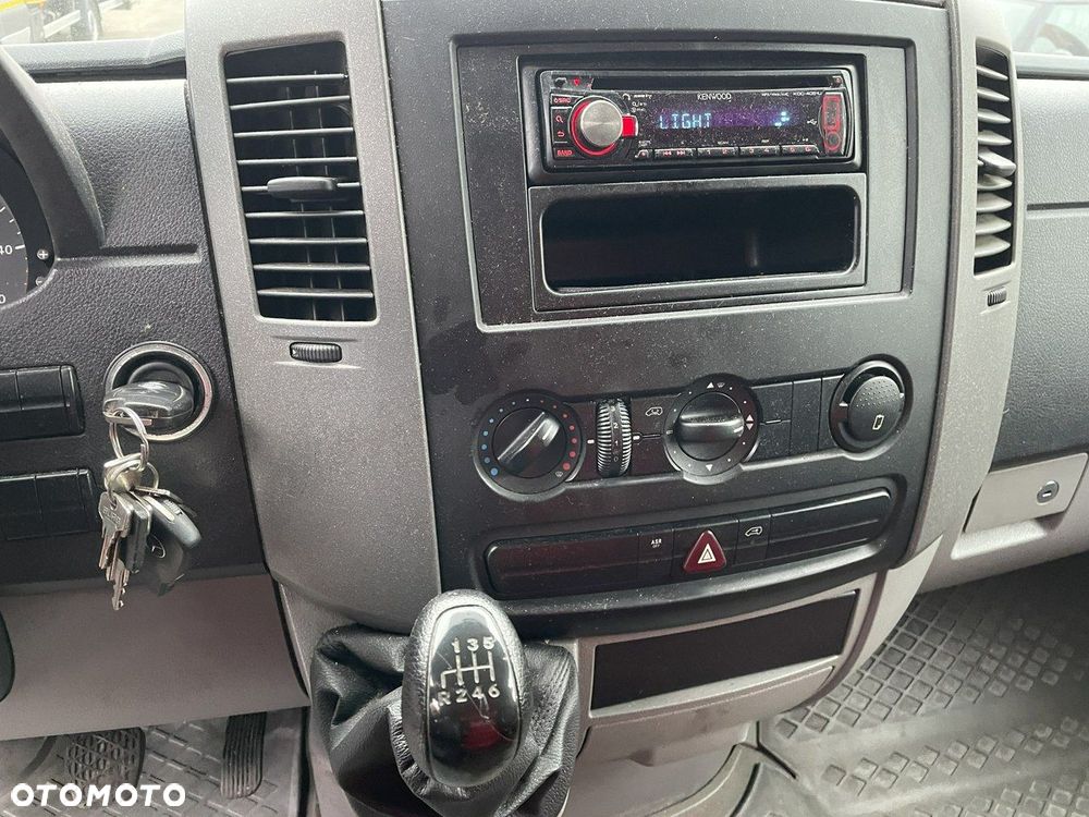 Mercedes-Benz Sprinter - 20