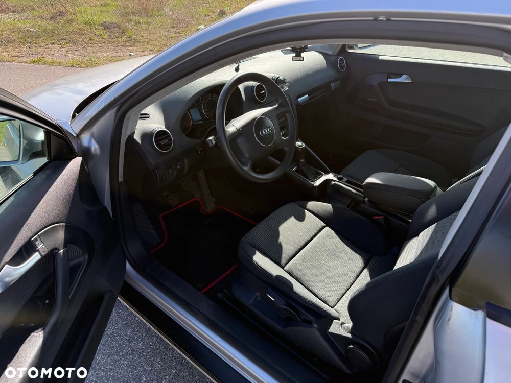 Audi A3 3-drzwiowe 1.6 Ambiente - 18