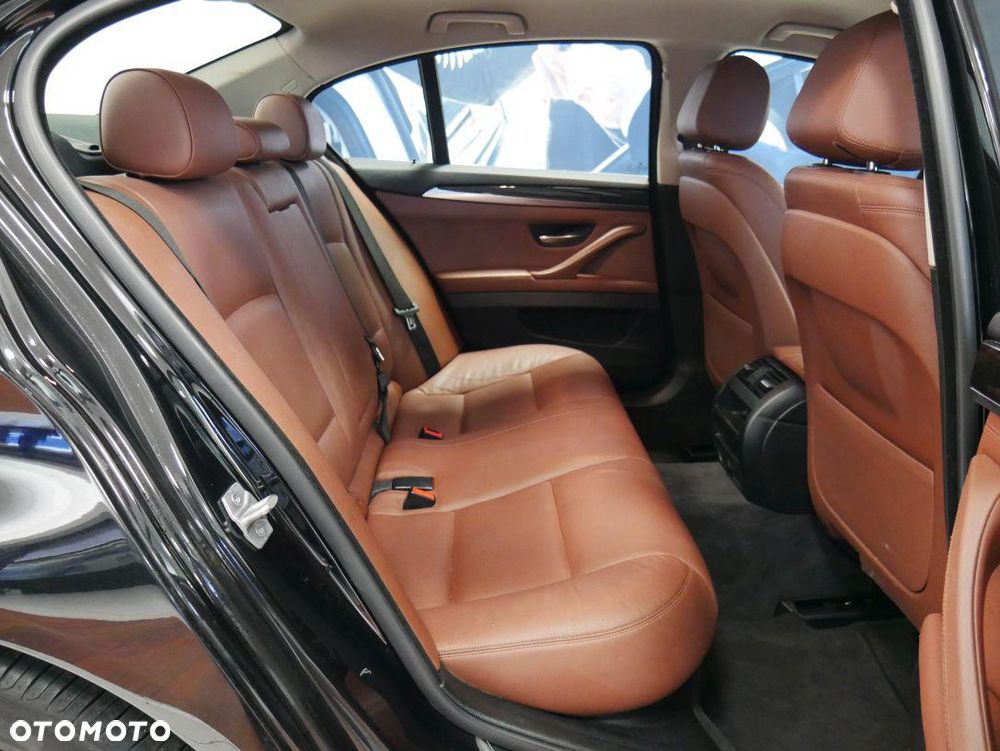 BMW Seria 5 520d Luxury Line - 12
