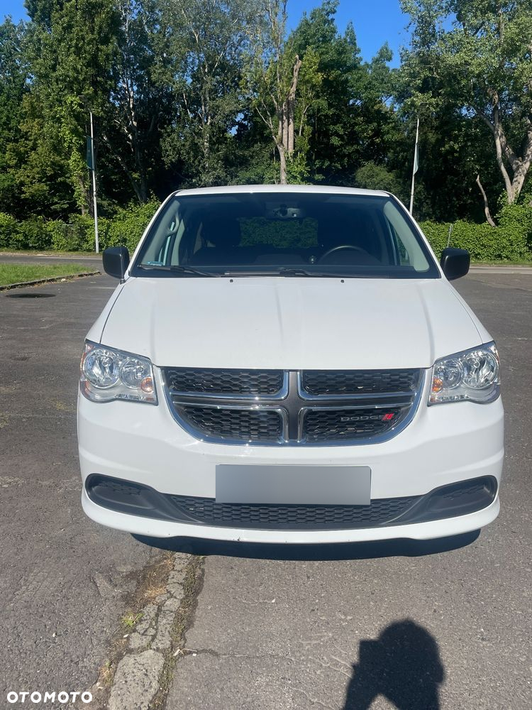 Dodge Grand Caravan - 2