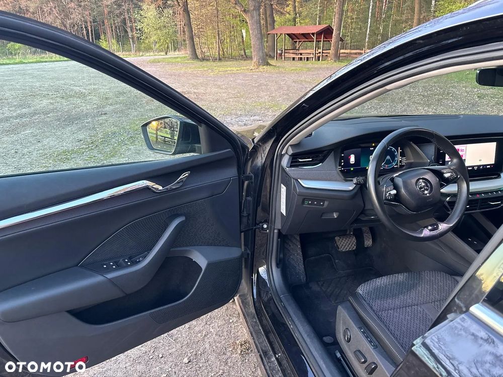 Skoda Octavia 2.0 TDI DSG Sportline - 29