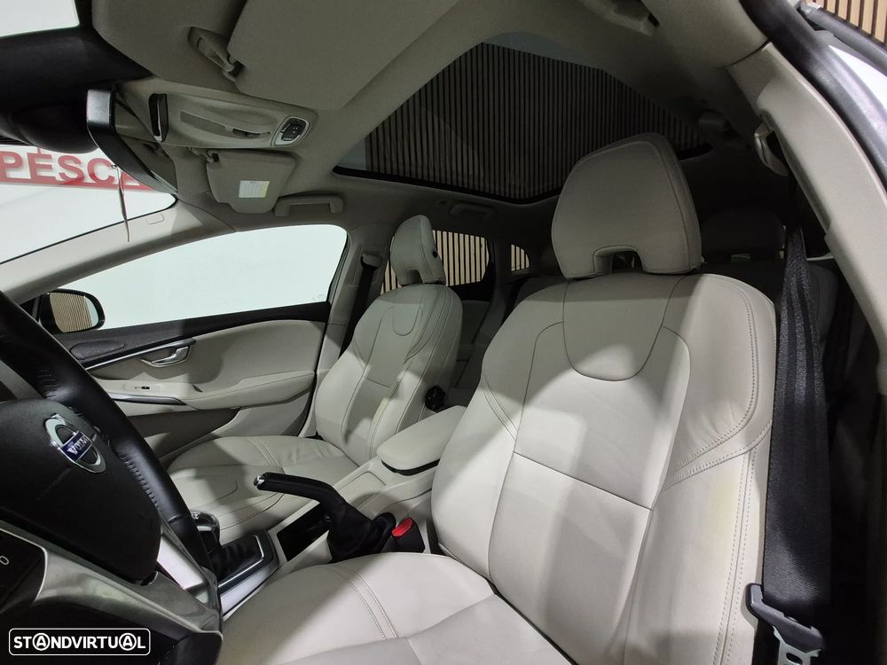Volvo V40 1.6 D2 Momentum Eco - 19
