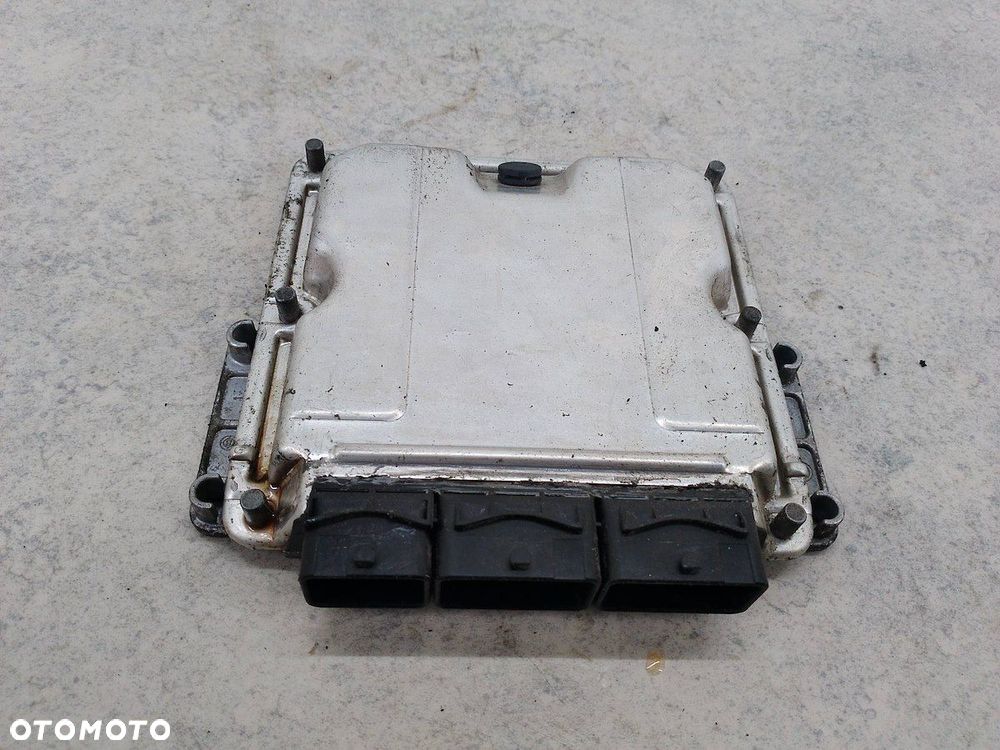 STEROWNIK RENAULT TRAFIC II 8200118526 HOM8200051608 0281010632  BOSCH 1.9 - 4