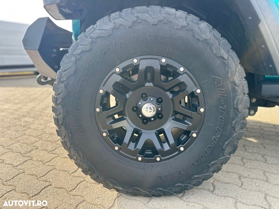 Jeep Wrangler - 9