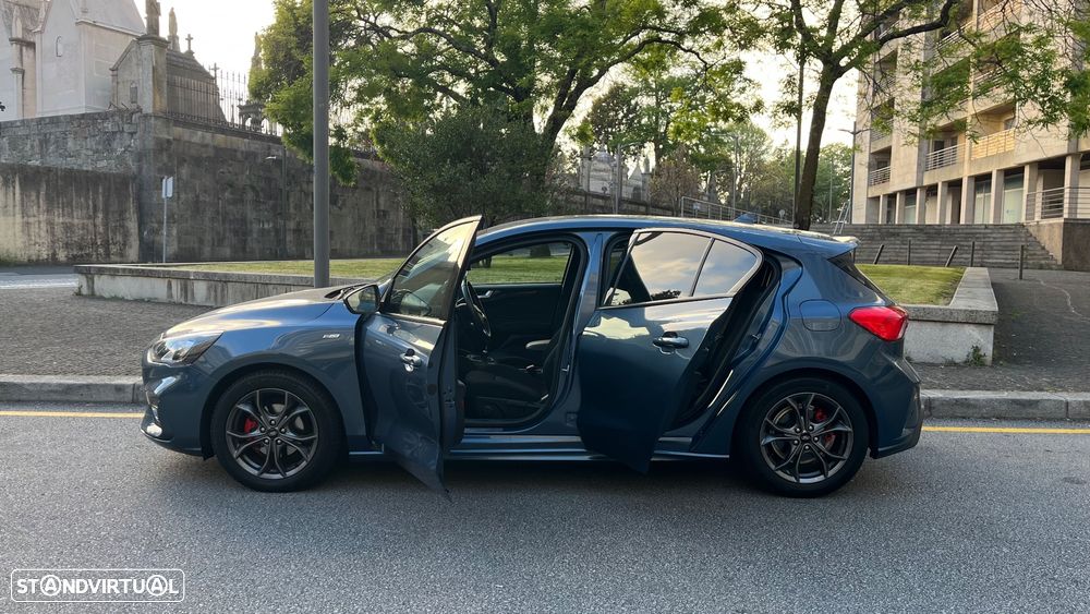 Ford Focus 1.0 EcoBoost MHEV ST-Line X - 10