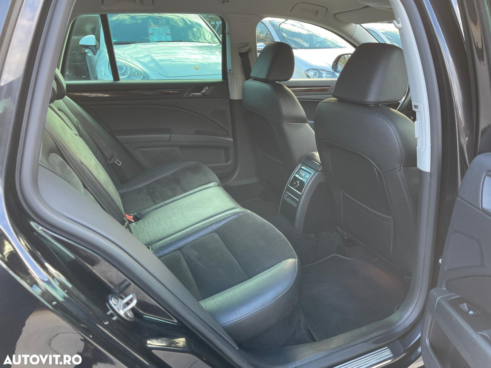 Skoda Superb Combi 2.0 TDI Elegance DSG - 7