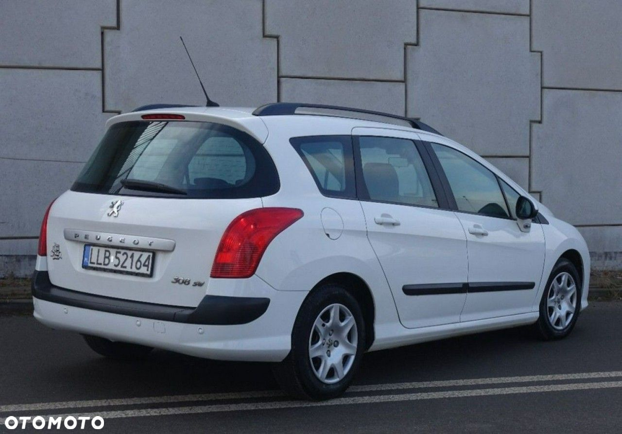 Peugeot 308 - 8