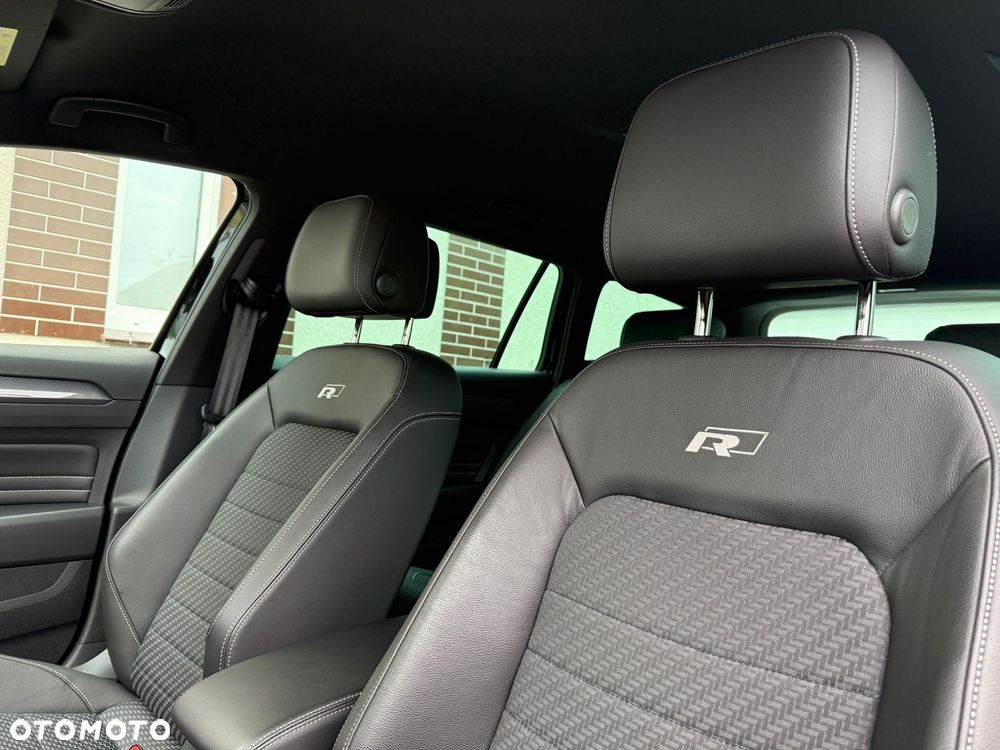 Volkswagen Passat Variant 2.0 TDI SCR DSG R-Line - 11