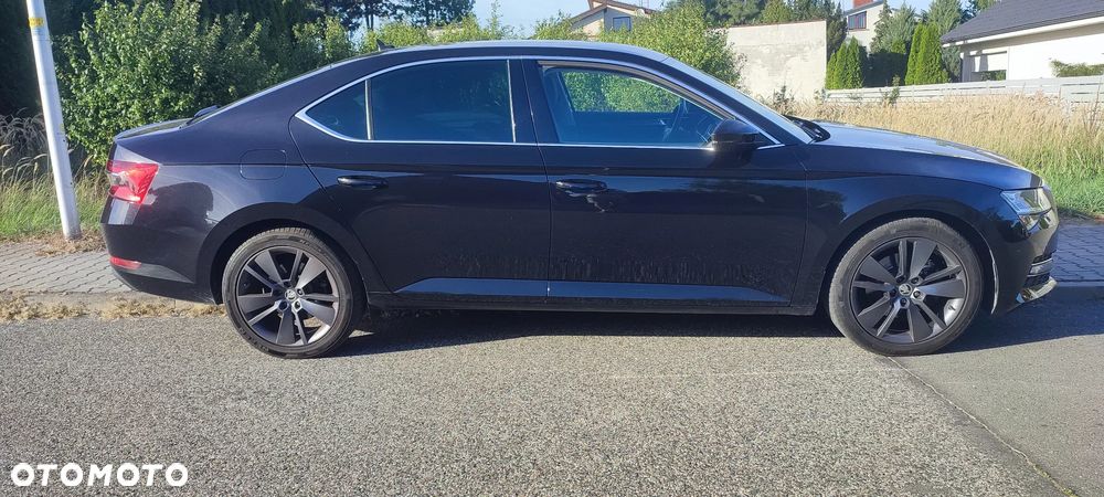 Skoda Superb 2.0 TDI SCR Style DSG - 5