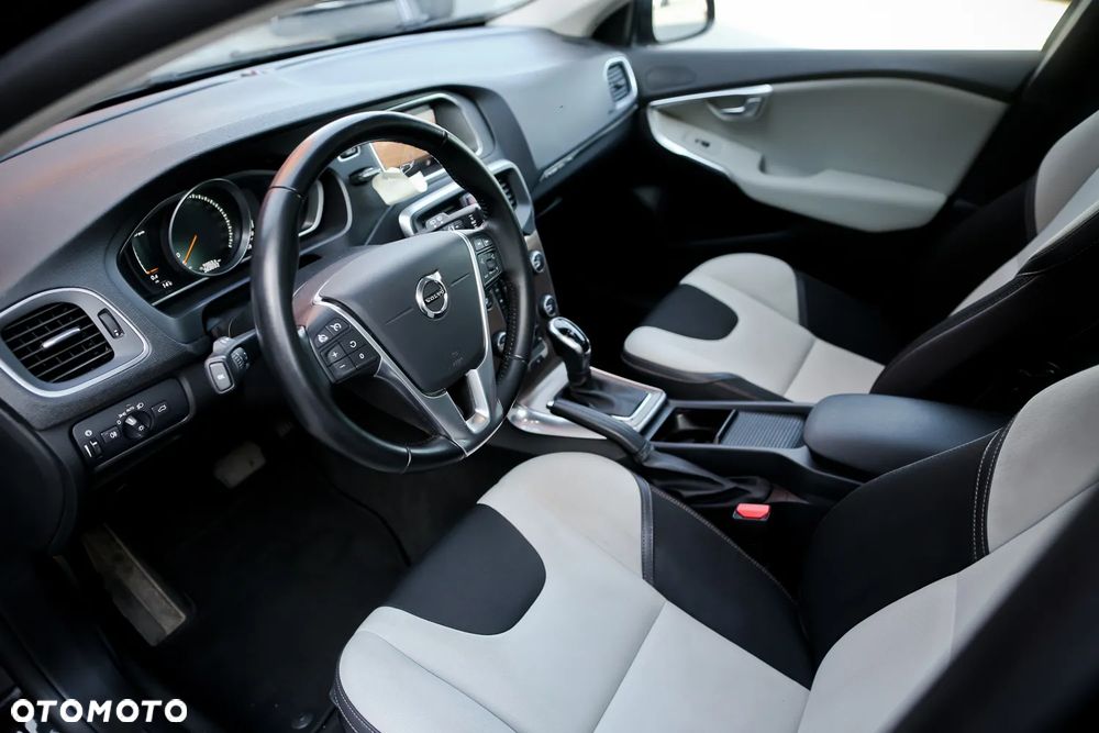 Volvo V40 Cross Country D3 Geartronic Momentum - 18