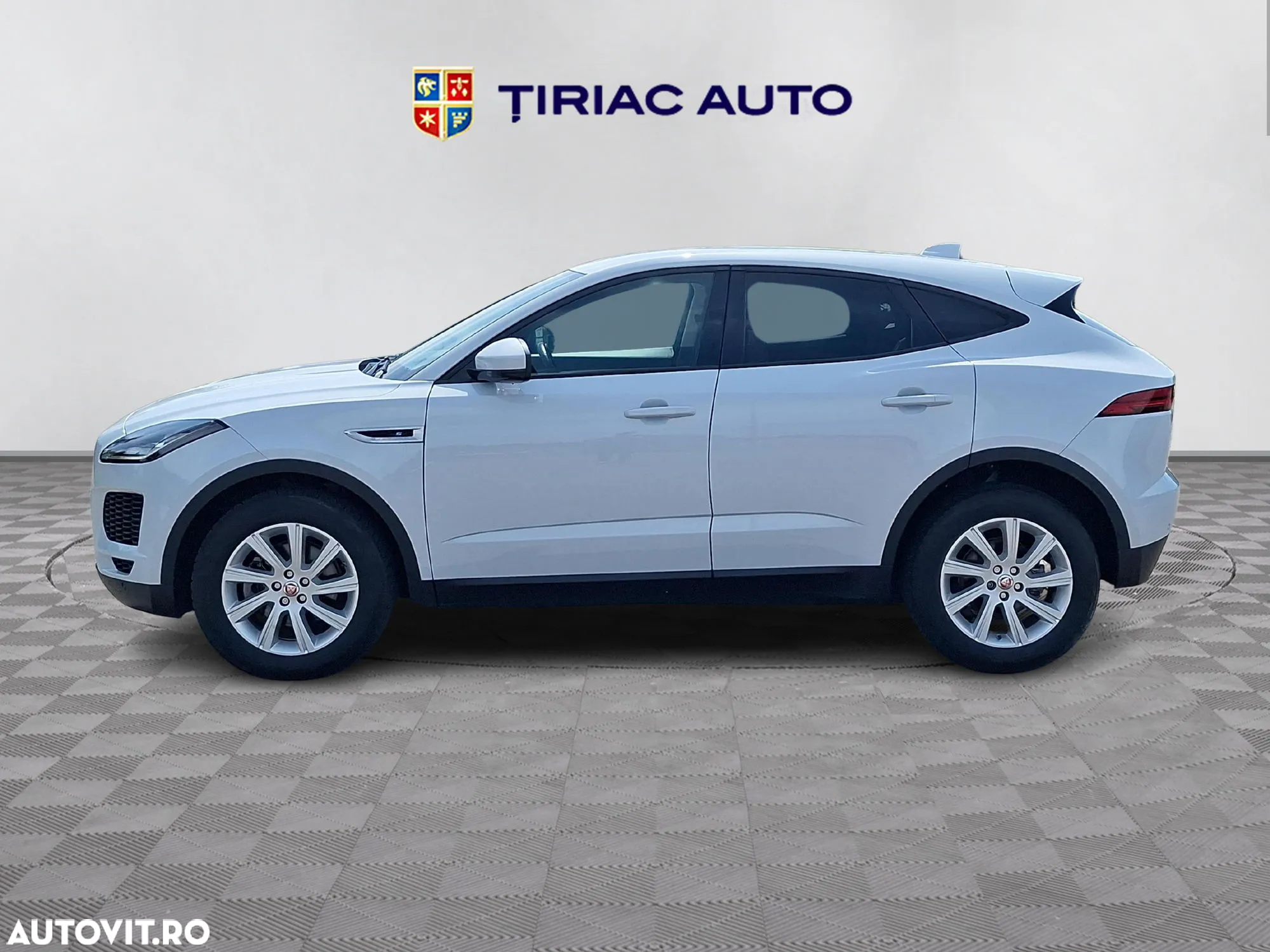 Jaguar E-Pace - 3