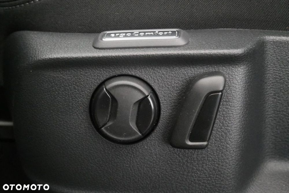Volkswagen Passat - 30