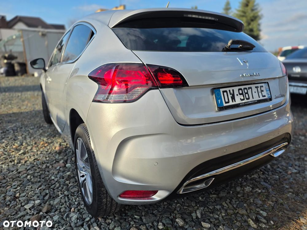 Citroën DS4 e-HDi 115 ETG6 SoChic - 22