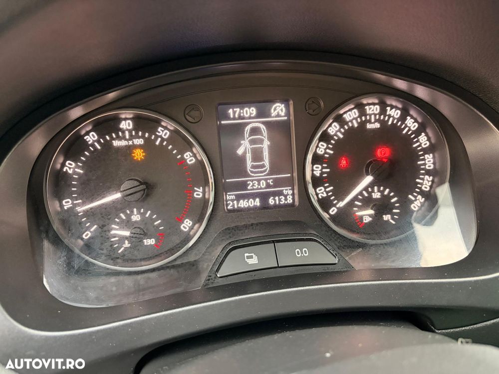 Skoda Rapid - 9