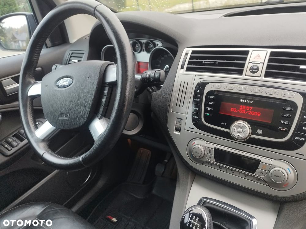 Ford Kuga 2.5 4x4 Titanium - 19
