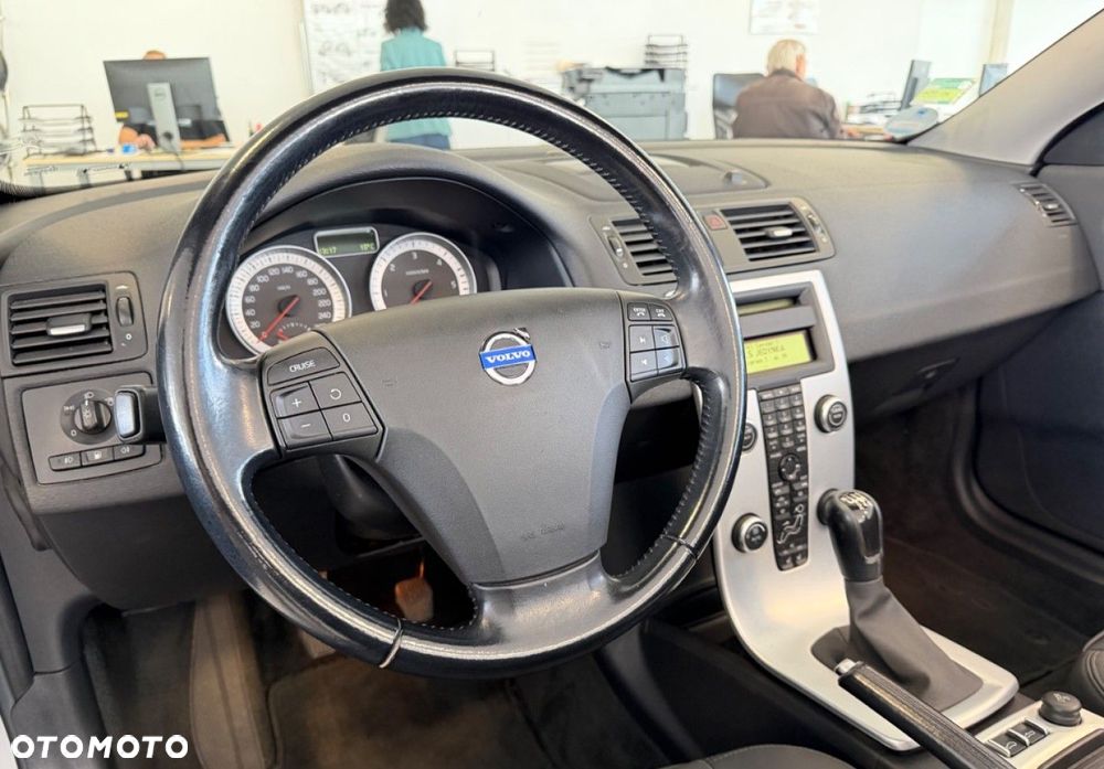 Volvo C70 2.0D Momentum - 34
