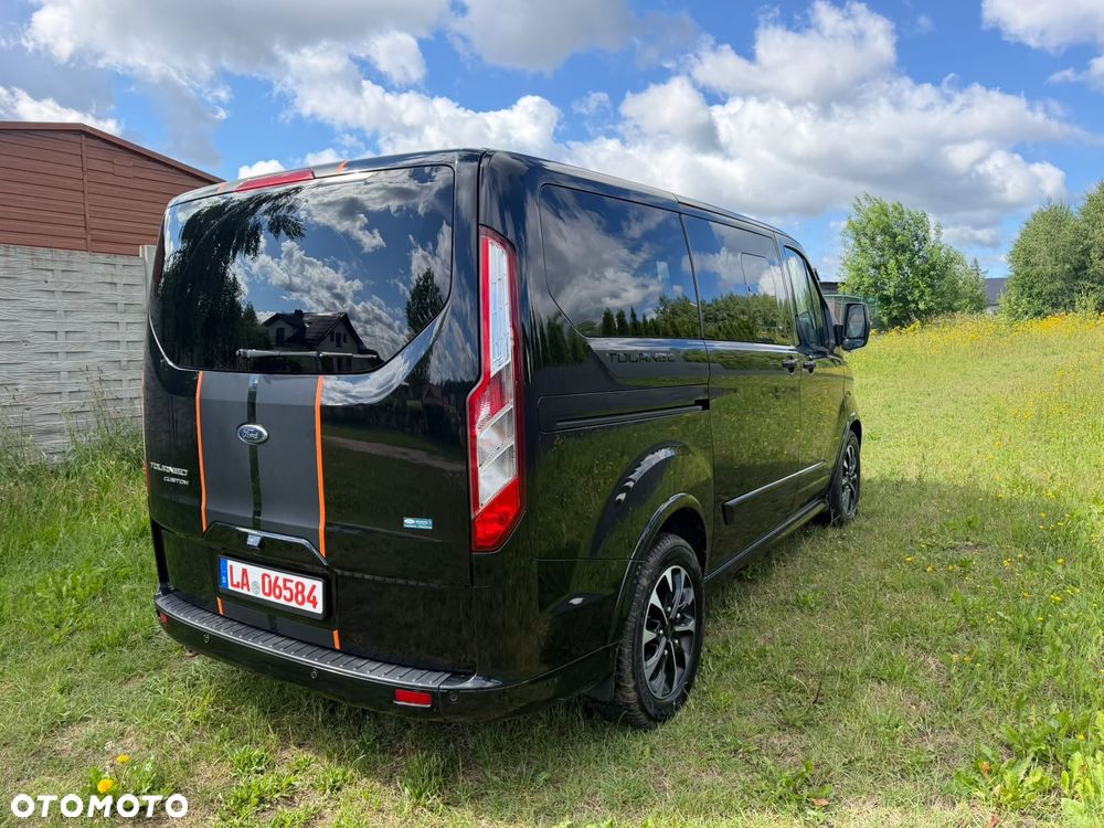 Ford Tourneo Custom - 10