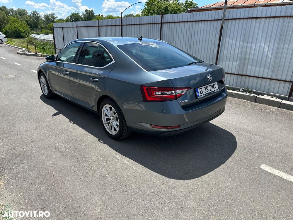Skoda Superb 2.0 TDI DSG Style - 13