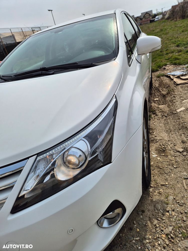 Toyota Avensis 2.2 D-CAT Luxury Aut. (consola argintie) - 2