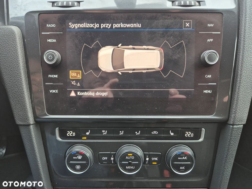 Volkswagen Golf - 22