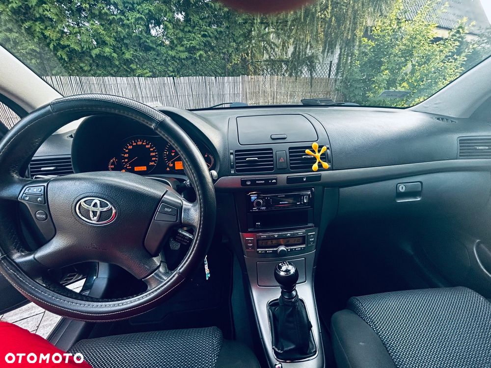 Toyota Avensis 2.0 D-4D - 12