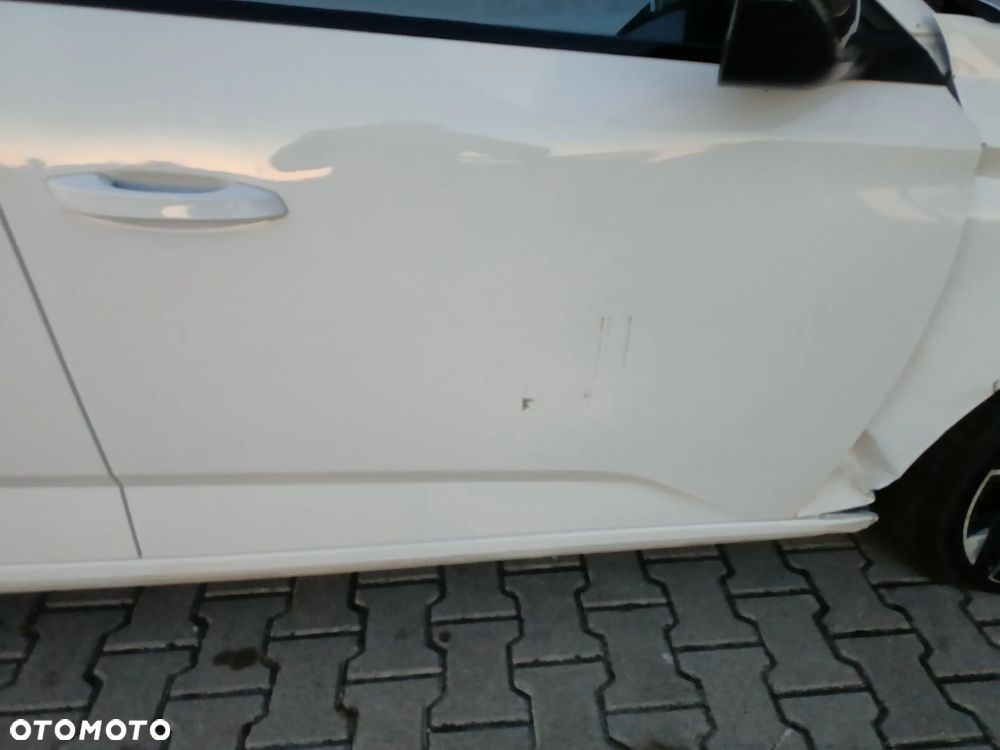Peugeot 308 SW BlueHDi 130 EAT8 Allure - 10